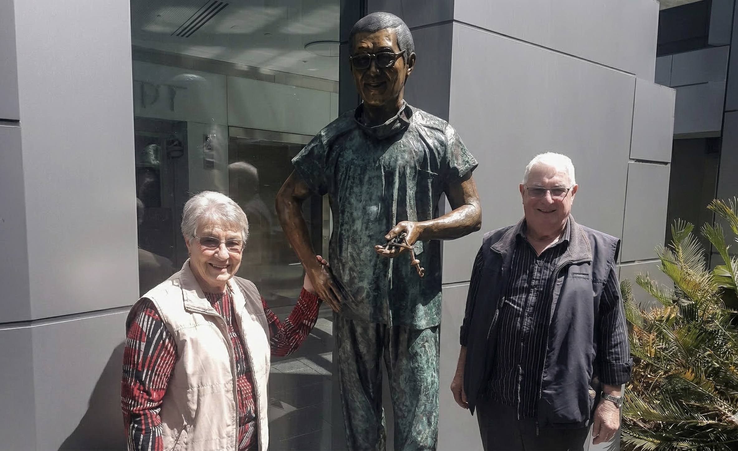 Barry and Elaine at the Victor Chang statue